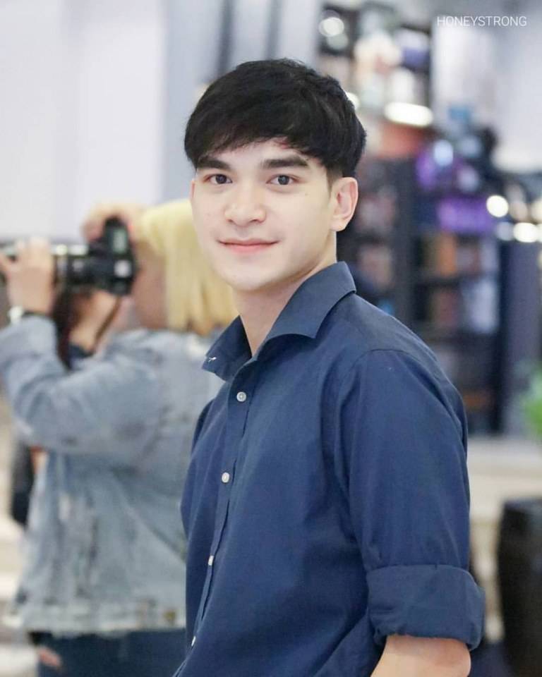 ฮักเจ้า-สตรอง เจริญชัย [ โอ๊ต รักแลนดิ้งWhat The Duck  ]