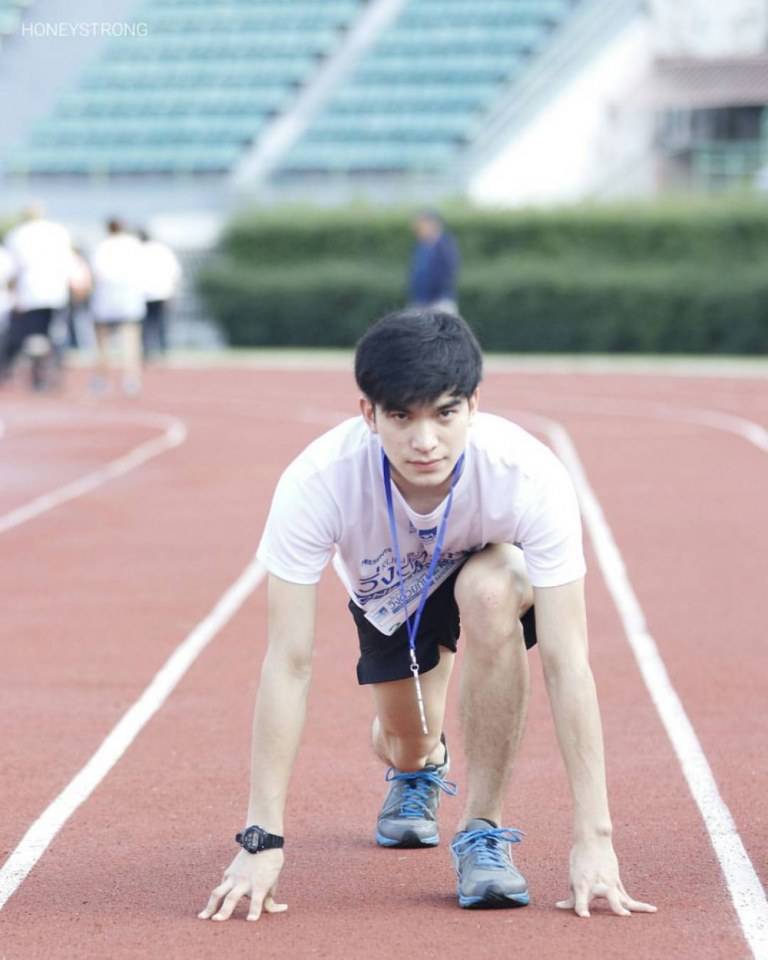 ฮักเจ้า-สตรอง เจริญชัย [ โอ๊ต รักแลนดิ้งWhat The Duck  ]