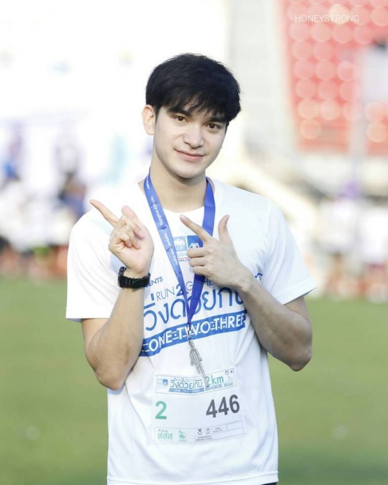 ฮักเจ้า-สตรอง เจริญชัย [ โอ๊ต รักแลนดิ้งWhat The Duck  ]