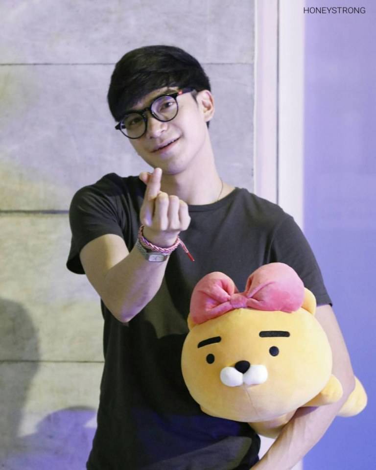 ฮักเจ้า-สตรอง เจริญชัย [ โอ๊ต รักแลนดิ้งWhat The Duck  ]