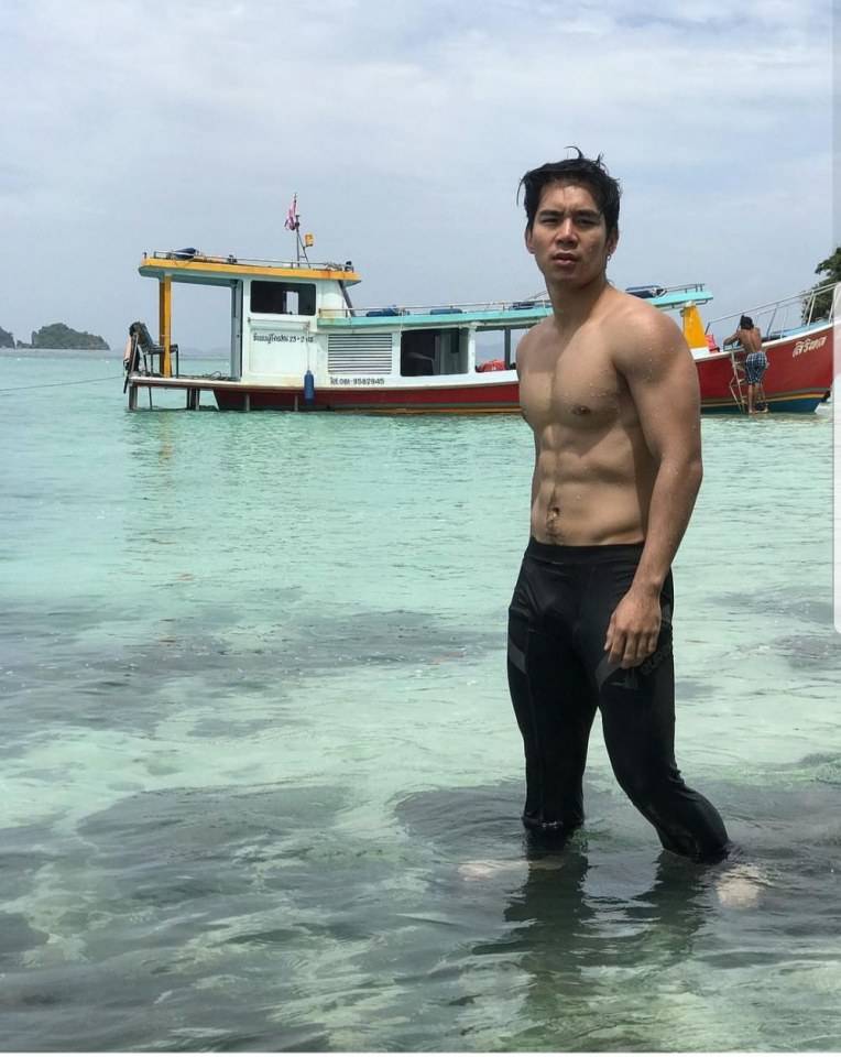 หล่อมาก หนุ่มเอิร์ล คนนี้ พี่ว่าแซ่บมาก