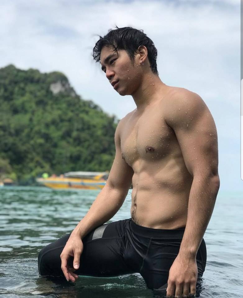 หล่อมาก หนุ่มเอิร์ล คนนี้ พี่ว่าแซ่บมาก