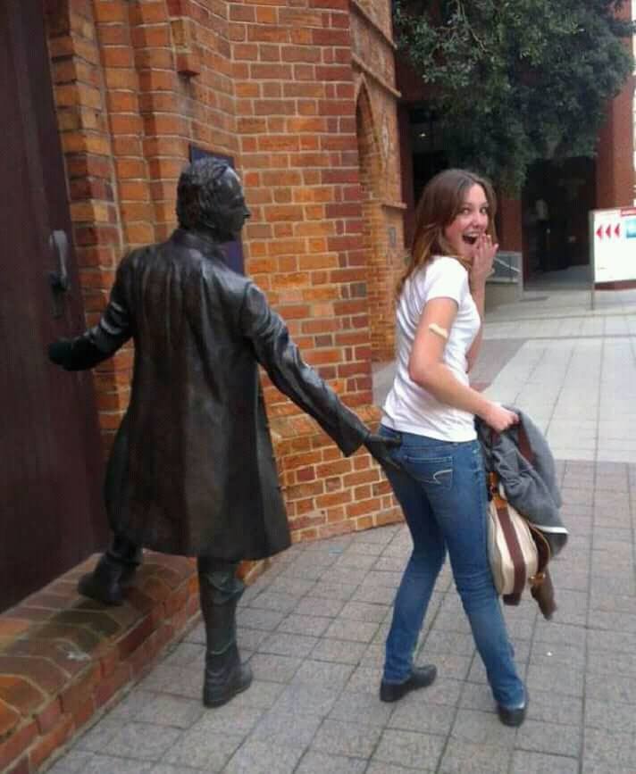 555+ ถ่ายรูปกับรูปปั้นยังไงไม่ให้น่าเบื่อ