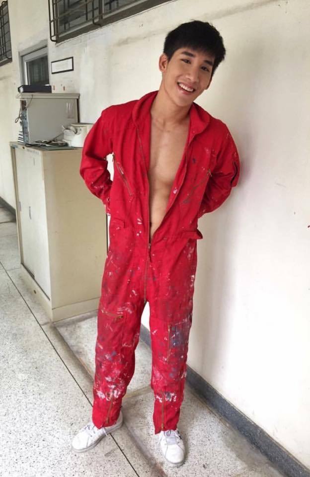 คนไหนบังอาจรูดซิปหรือติดกระดุม  โดนตีแน่ค่ะ 3,066