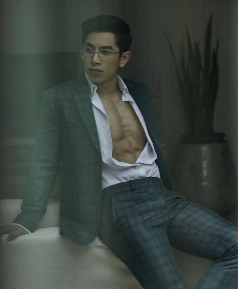 คนไหนบังอาจรูดซิปหรือติดกระดุม  โดนตีแน่ค่ะ 3,066