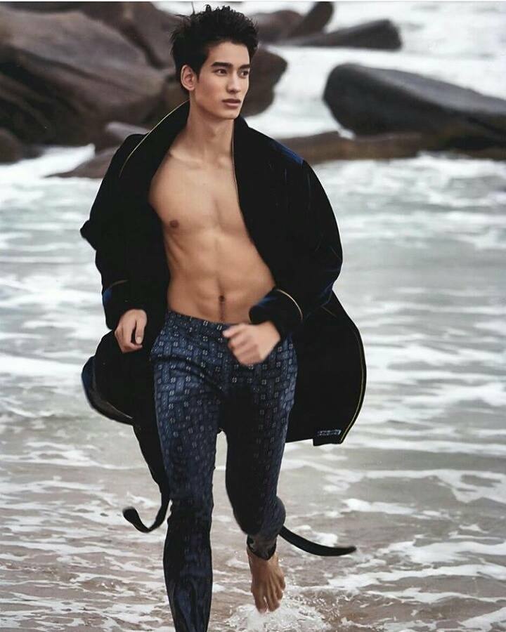 คนไหนบังอาจรูดซิปหรือติดกระดุม  โดนตีแน่ค่ะ 3,066