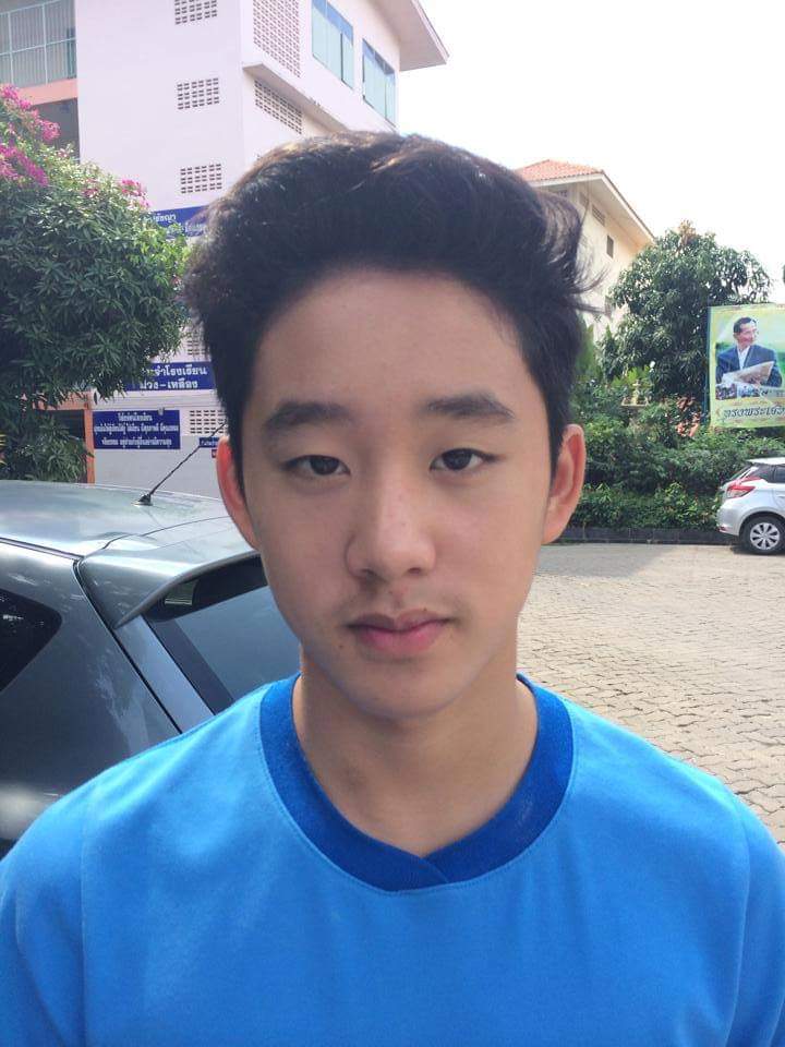 น้องเอส นักว่ายน้ำสุดหล่อตอนเด็ก ตอนโตใครมีภาพหรือวาปบ้าง