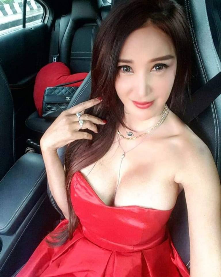 แซ่บมากจริงๆ เปิ้ล ไอริณ โชว์หุ่นเซี๊ยะอีกแล้ว