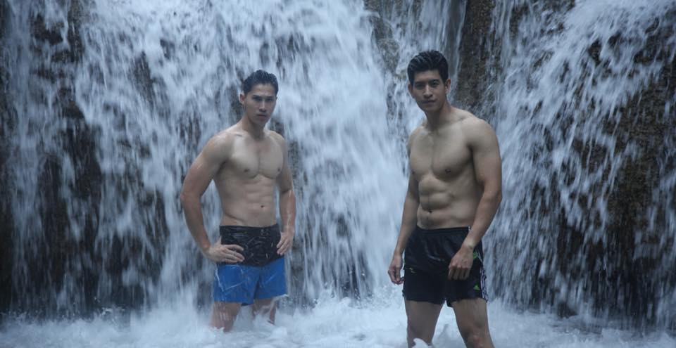 ผู้ชายพายเรือ