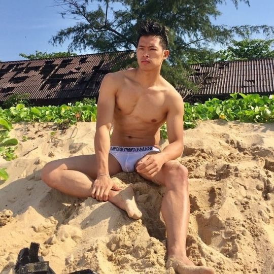หนุ่มหล่อขึ้นปก 58