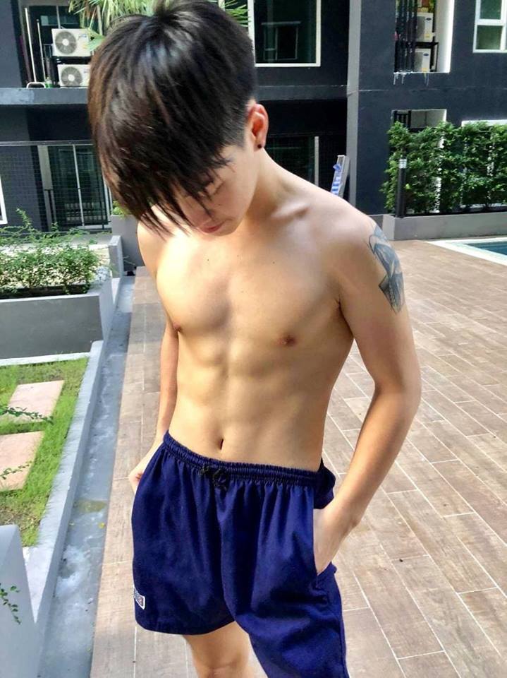 ถอดโชว์เรือนร่าง 2395