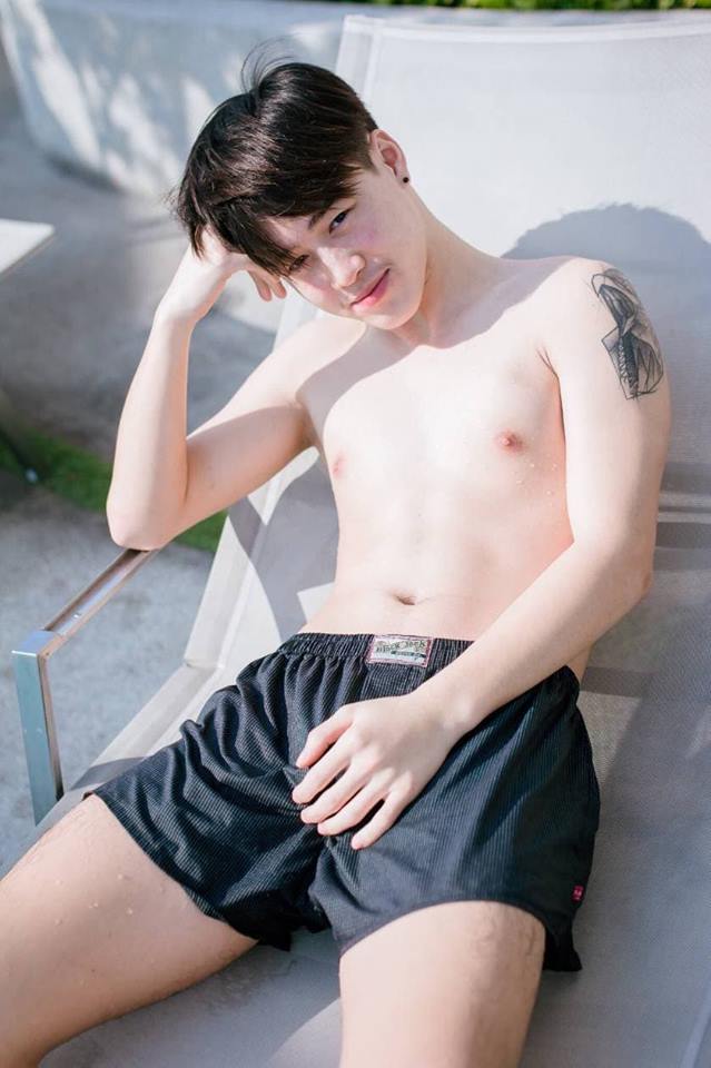 ถอดโชว์เรือนร่าง 2395