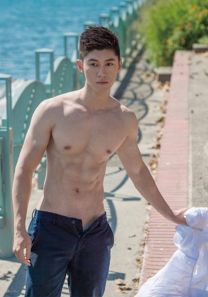 ถอดโชว์เรือนร่าง 2395