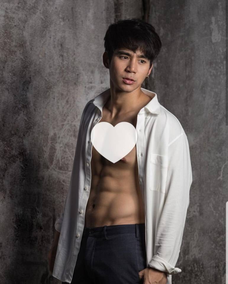 หุ่นแซ่บมาก เอิร์ล พี่หล่ะชอบมากอะ
