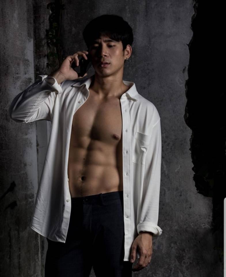 หุ่นแซ่บมาก เอิร์ล พี่หล่ะชอบมากอะ