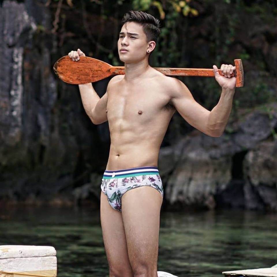 ผู้ชายพายเรือ 2