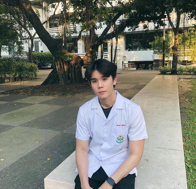 หมอจิมมี่ หล่อน่ากอด