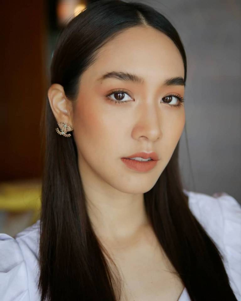 มีน พีชญาYouTube channel: girlfriends minpook