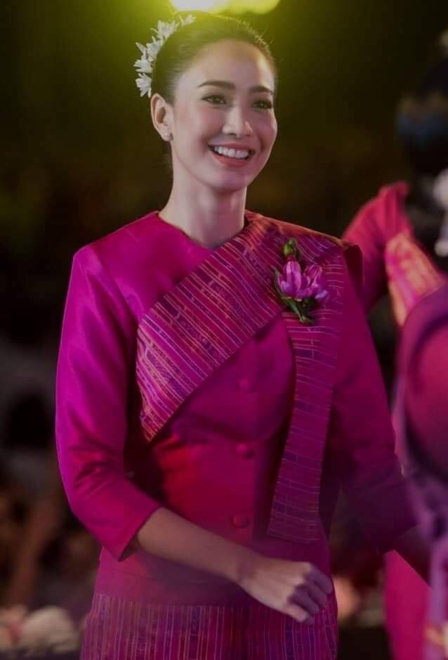 แต้ว ณฐพร งานลอยกระทงที่ร้อยเอ็ด2561