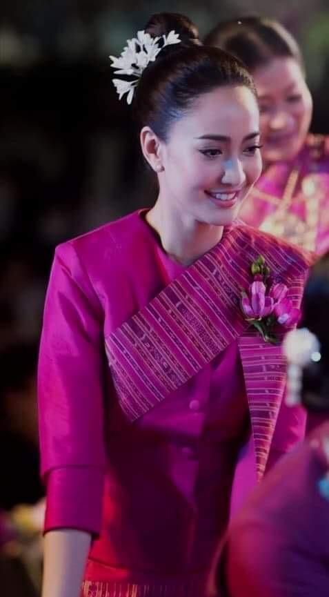 แต้ว ณฐพร งานลอยกระทงที่ร้อยเอ็ด2561