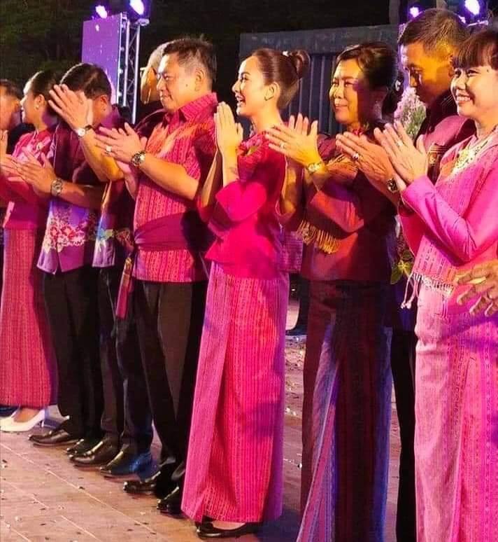 แต้ว ณฐพร งานลอยกระทงที่ร้อยเอ็ด2561