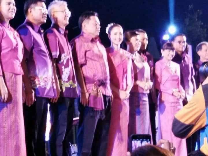 แต้ว ณฐพร งานลอยกระทงที่ร้อยเอ็ด2561