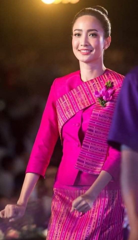 แต้ว ณฐพร งานลอยกระทงที่ร้อยเอ็ด2561