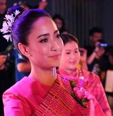 แต้ว ณฐพร งานลอยกระทงที่ร้อยเอ็ด2561