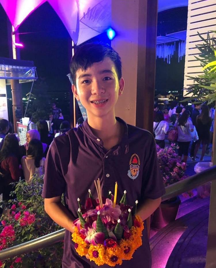 หนุ่มหล่อ ลอยกระทง2019