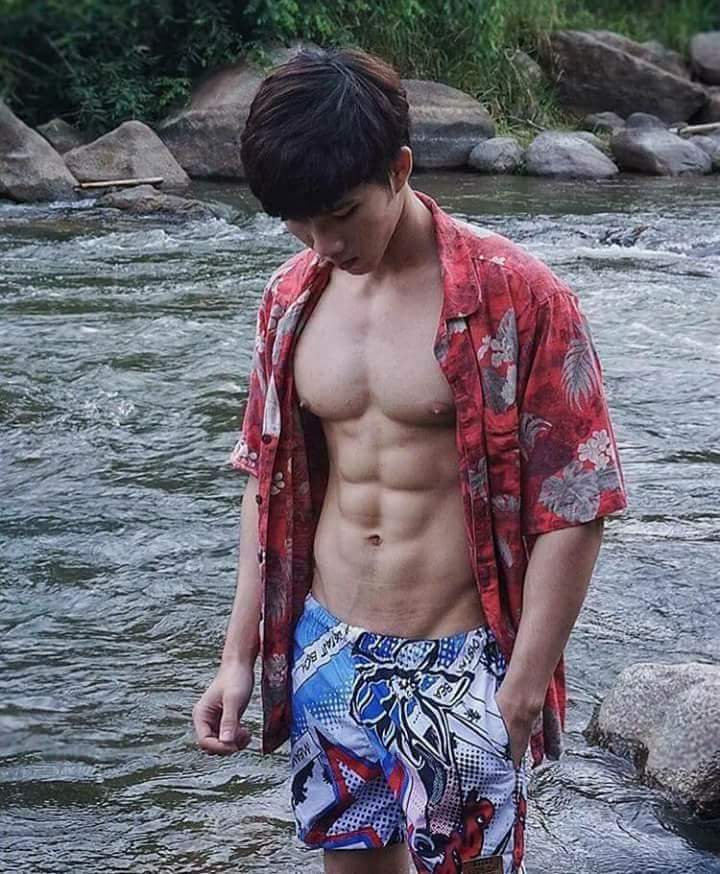 ใส่เสื้อฮาวายแบบไหนให้ดูน่ากิน