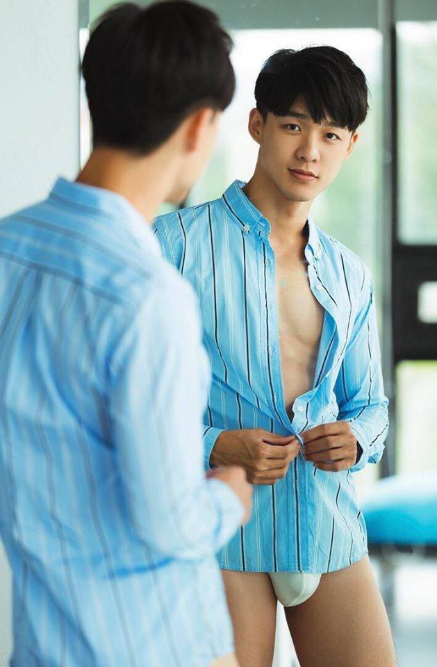 ขาวตี๋ มีกล้าม พิมพ์นิยมเลยฮะ
