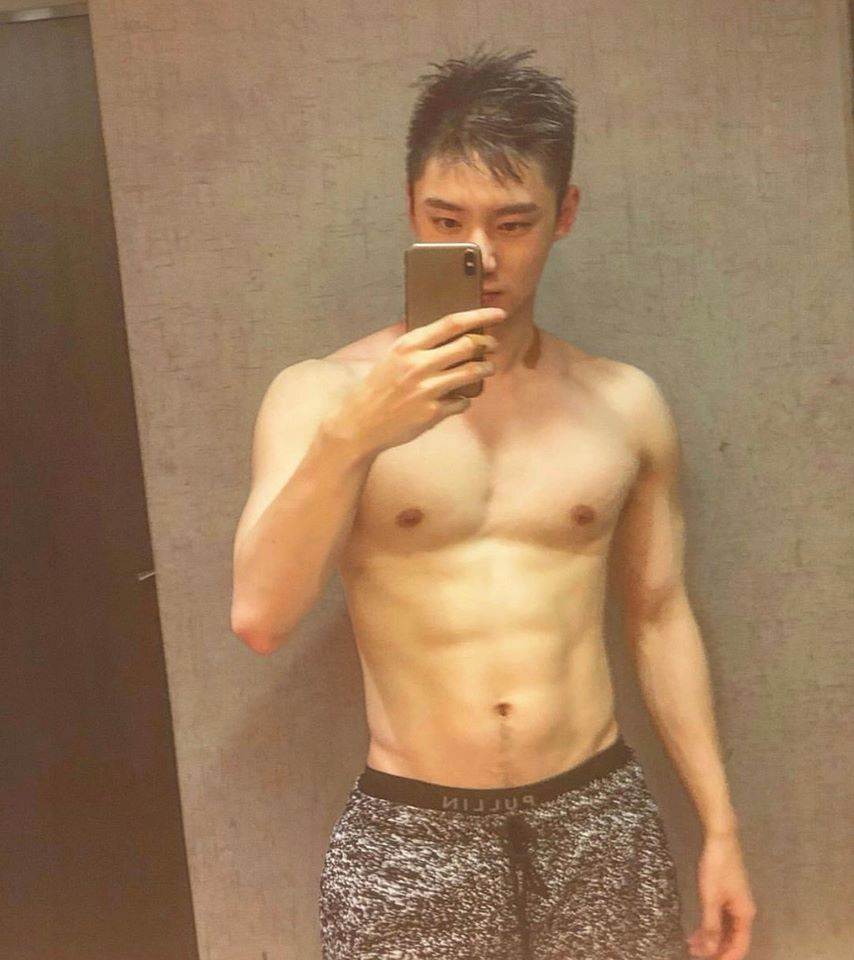 ขาวตี๋ มีกล้าม พิมพ์นิยมเลยฮะ