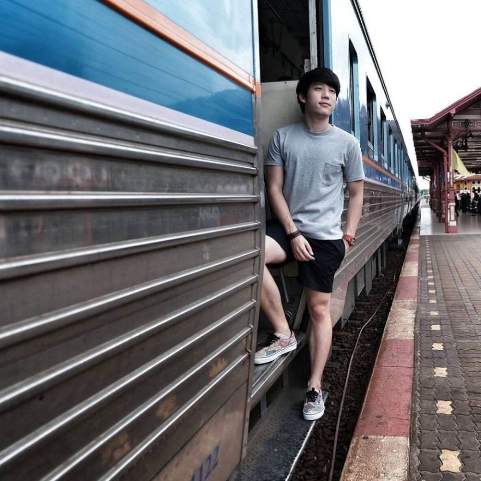 "วิน กวิน" หรือ "เจซี" ในซีรีส์ "Bangkok รัก Stories ตอน ไม่เดียงสา" ขาวๆ ตี๋ๆ น่ารัก งานดีย์สุดๆ