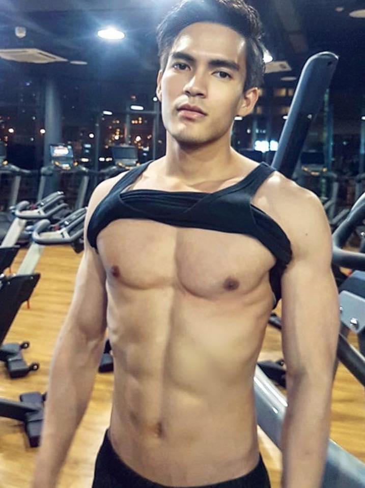 คืนนี้ขอ...รัก...สักทีเถอะนะครับ
