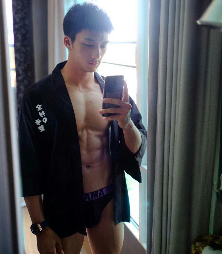 คืนนี้ขอ...รัก...สักทีเถอะนะครับ
