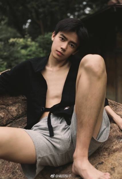 หนุ่มน้อย น่ารัก