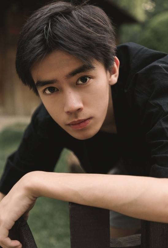 หนุ่มน้อย น่ารัก