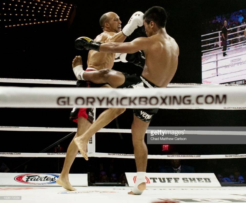 Glory of Kicking : เพชรพนมรุ้ง เกียรติหมู่