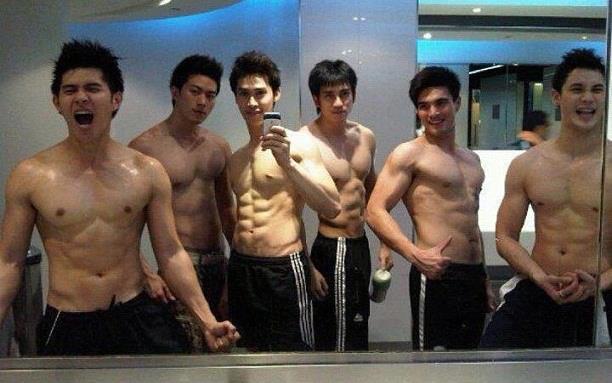 เข้ามาทีละคนนะ