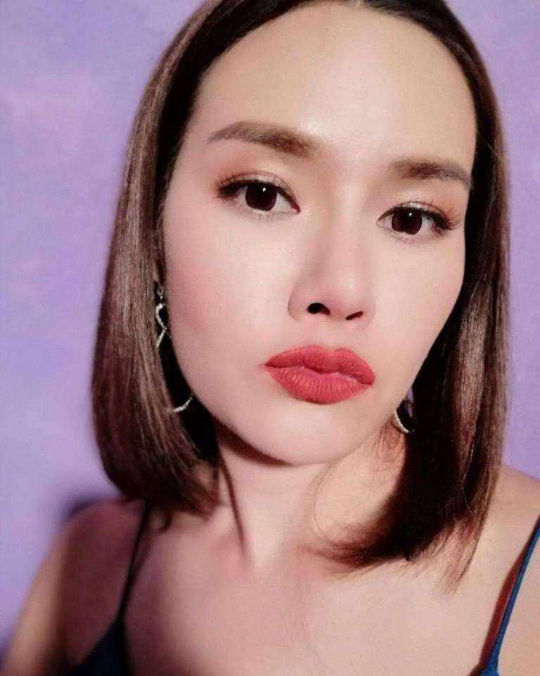 หญิง รฐา