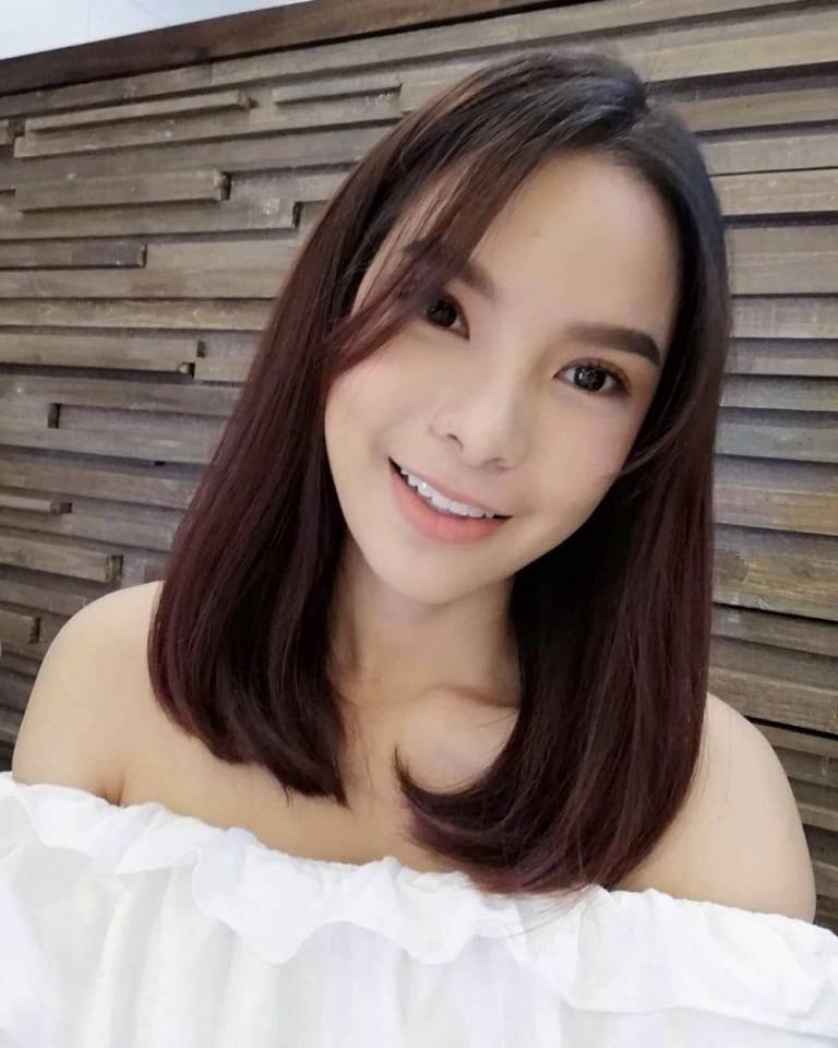 หญิง ลินท์พิตา