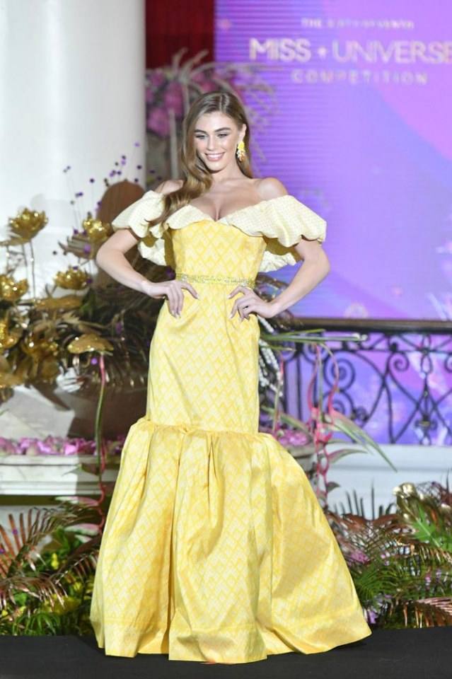 Miss Universe 2018 งามสวยสง่าในชุดราตรีผ้าไหมไทย จากงาน Thai Night