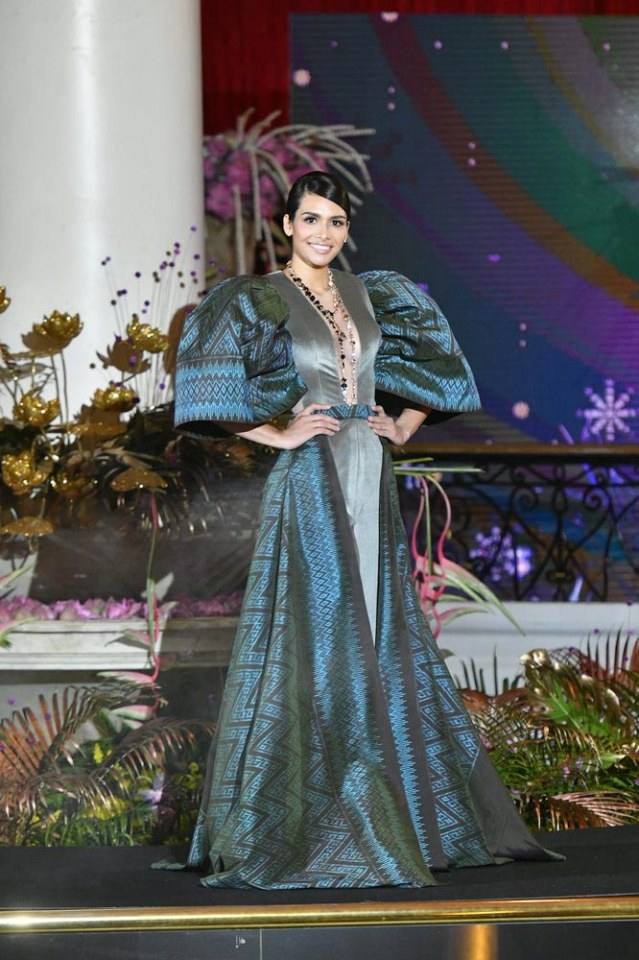 Miss Universe 2018 งามสวยสง่าในชุดราตรีผ้าไหมไทย จากงาน Thai Night