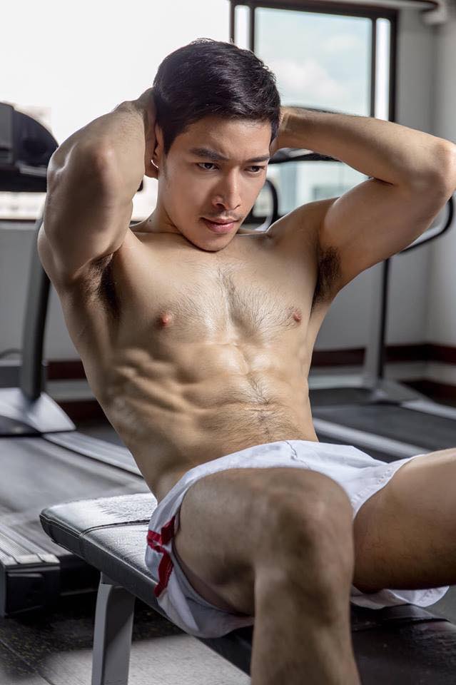 แผงอกน่าแตกใส่