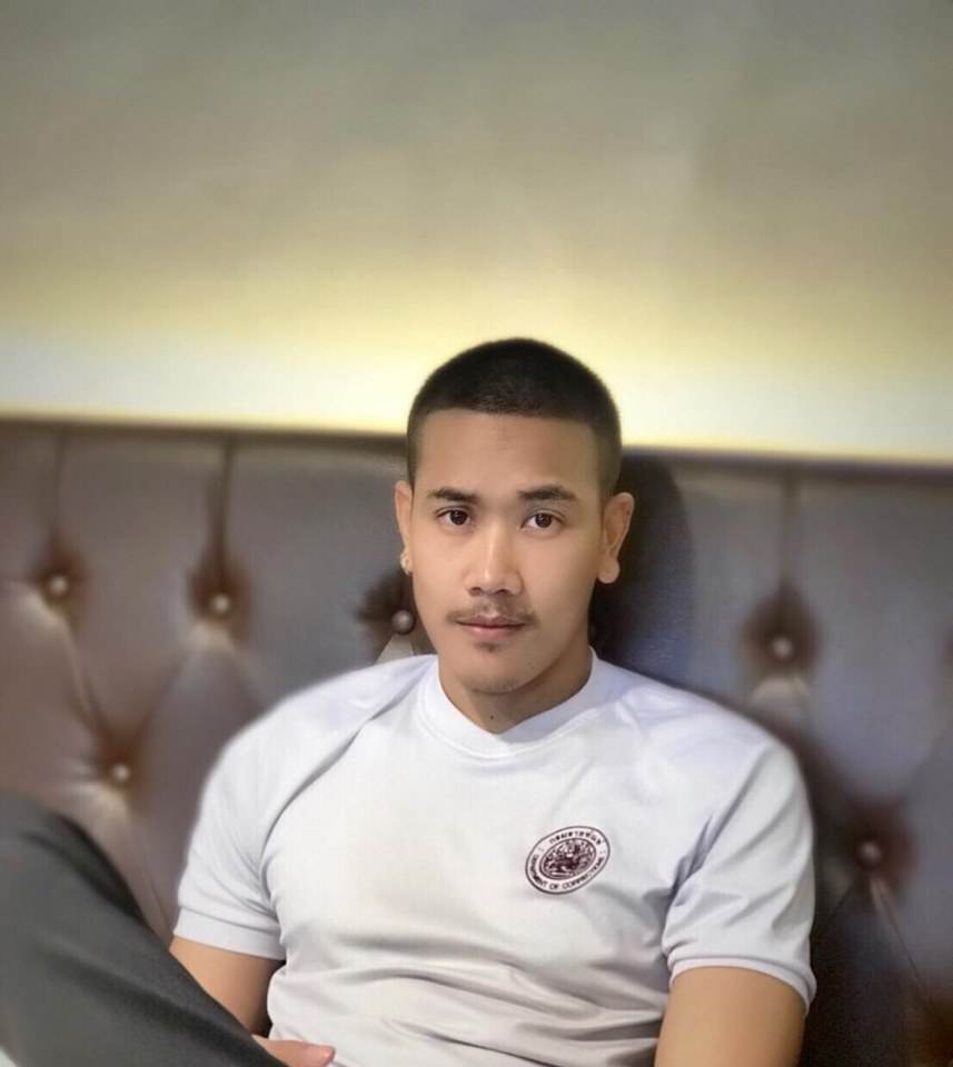 ผู้คุมหล่อ บอกต่อ