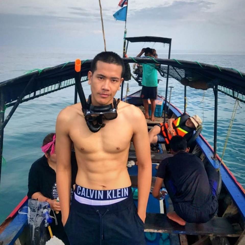 ผู้คุมหล่อ บอกต่อ
