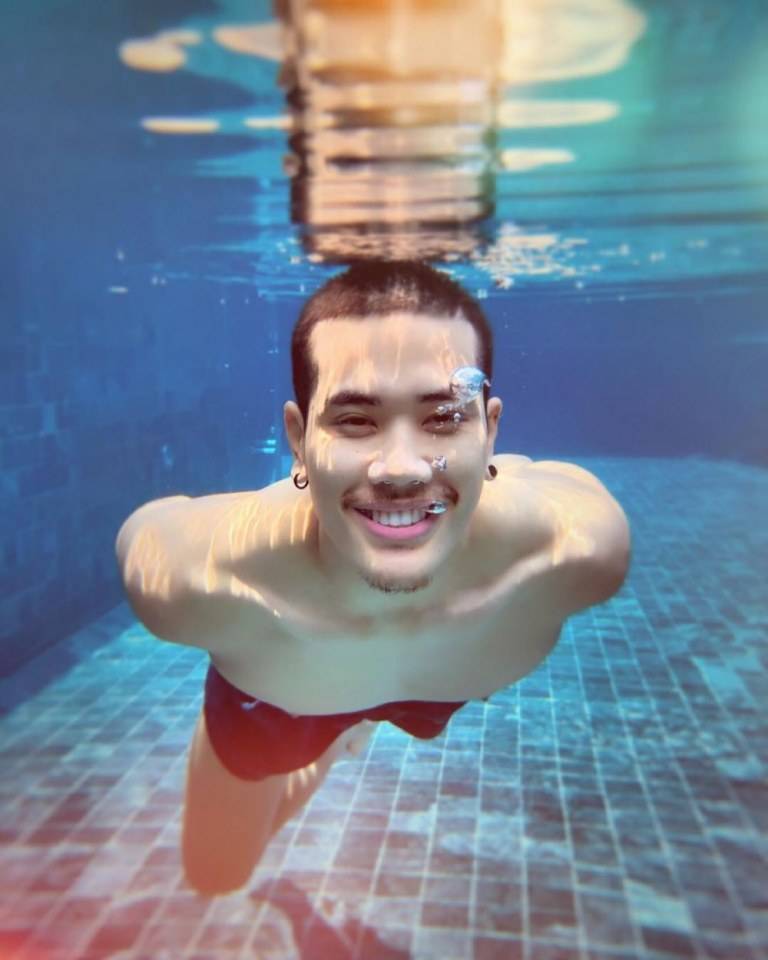 ผู้คุมหล่อ บอกต่อ