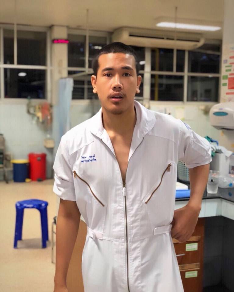 ผู้คุมหล่อ บอกต่อ