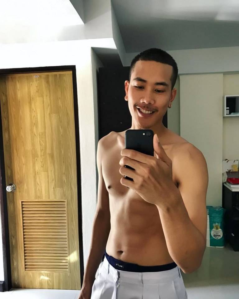 ผู้คุมหล่อ บอกต่อ