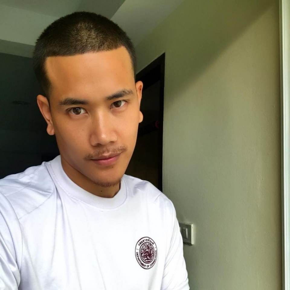 ผู้คุมหล่อ บอกต่อ